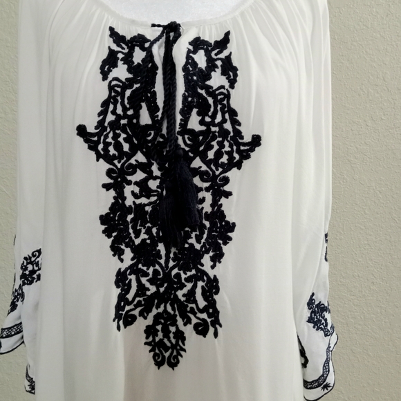 Chic Collectlon Romatic Boho Whimsy White Dress with Black Embroidery - Picture 2 of 6